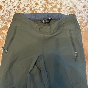 MEC woman’s hiking pants olive green size 0